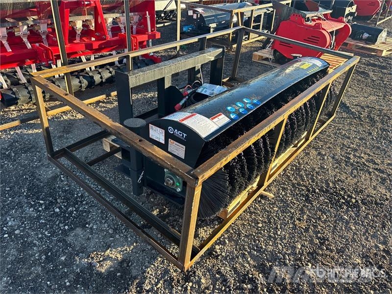 Mower King SSAB72 72 in Skid Steer Broom (Unused) Kefék