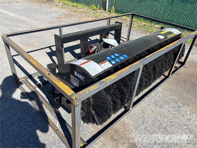 Mower King SSAB72 72 in Skid Steer Broom (Unused) Harjad