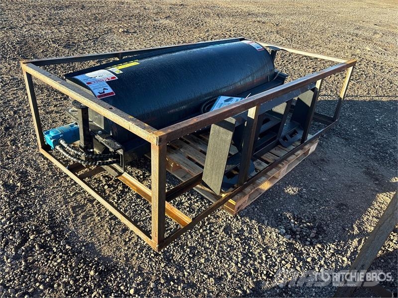 Mower King SSAB72 72 in Skid Steer Broom (Unused) Kefék