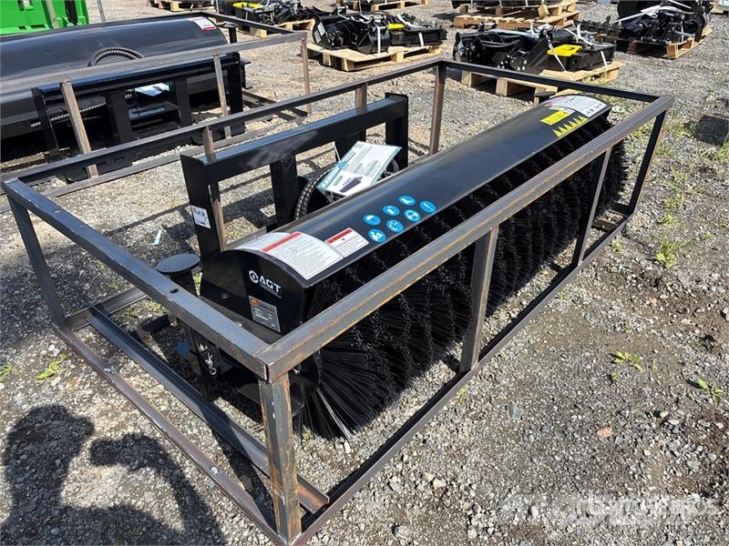 Mower King SSAB72 72 in Skid Steer Broom (Unused) Süpürgeler