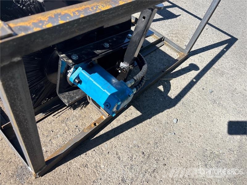 Mower King SSAB72 72 in Skid Steer Broom (Unused) Harjad