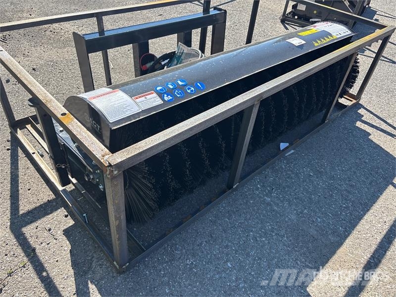 Mower King SSAB72 72 in Skid Steer Broom (Unused) Harjad