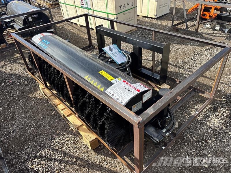  Mower King SSAB72 72 in Skid Steer Broom (Unused) Cepillos