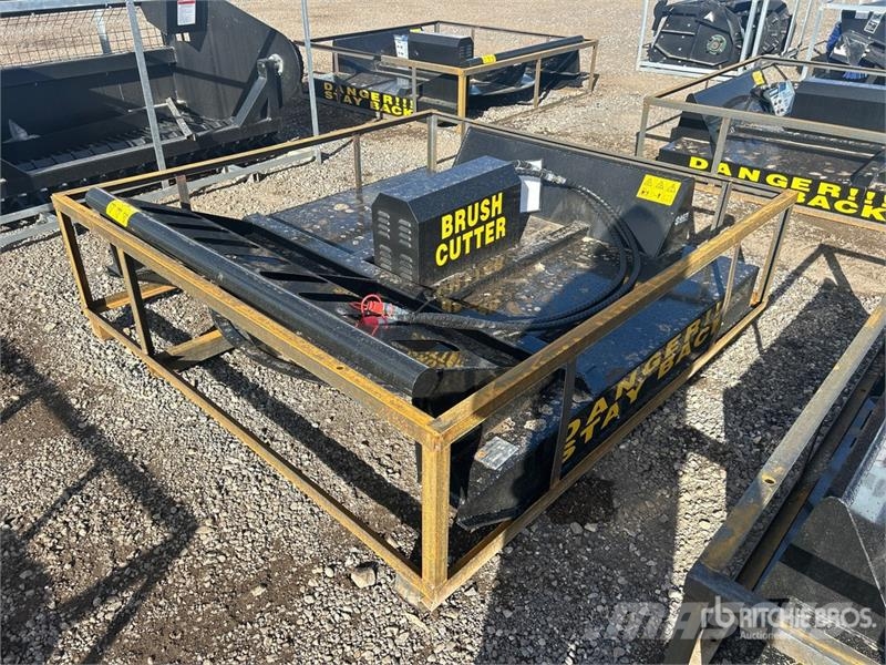  Mower King SSRC 72 in Skid Steer Brush Cutter 牽引式モア/芝刈り機