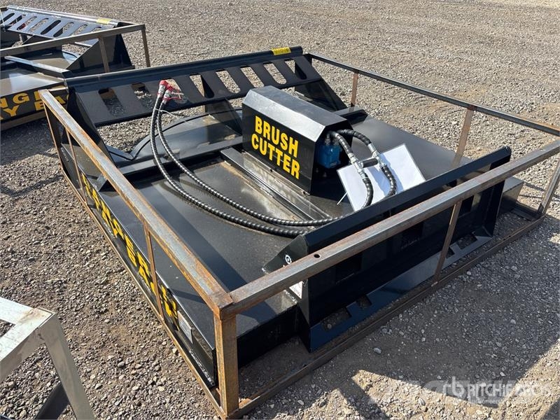 Mower King SSRC 72 in Skid Steer Brush Cutter (Unu 牽引式モア/芝刈り機