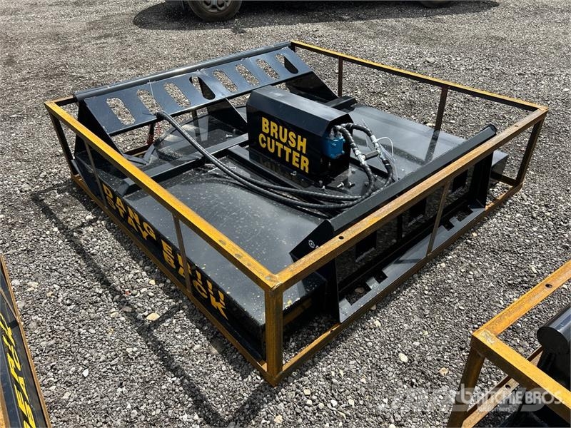  Mower King SSRC 72 in Skid Steer Brush Cutter (Unu Monterade och påhängda gräsklippare