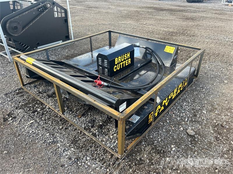  Mower King SSRC 72 in Skid Steer Brush Cutter (Unu 牽引式モア/芝刈り機