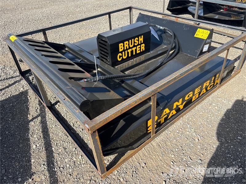 Mower King SSRC 72 in Skid Steer Brush Cutter (Unu 牽引式モア/芝刈り機