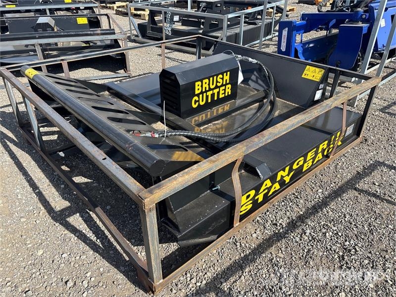 Mower King SSRC 72 in Skid Steer Brush Cutter (Unu 牽引式モア/芝刈り機
