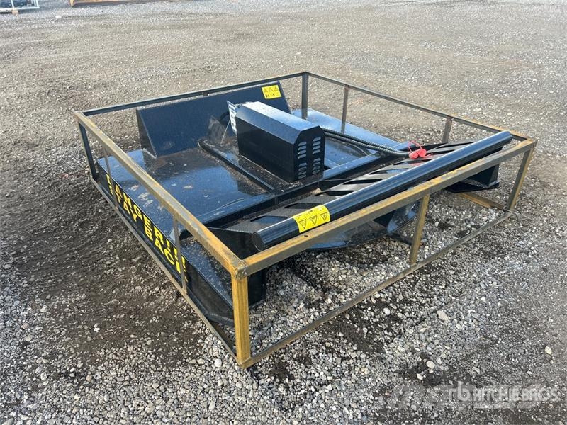 Mower King SSRC 72 in Skid Steer Brush Cutter (Unu 牽引式モア/芝刈り機