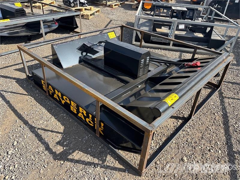 Mower King SSRC 72 in Skid Steer Brush Cutter (Unu 牽引式モア/芝刈り機