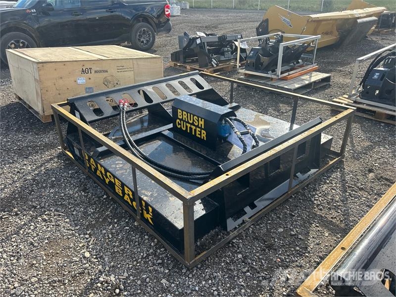  Mower King SSRC 72 in Skid Steer Brush Cutter (Unu 牽引式モア/芝刈り機