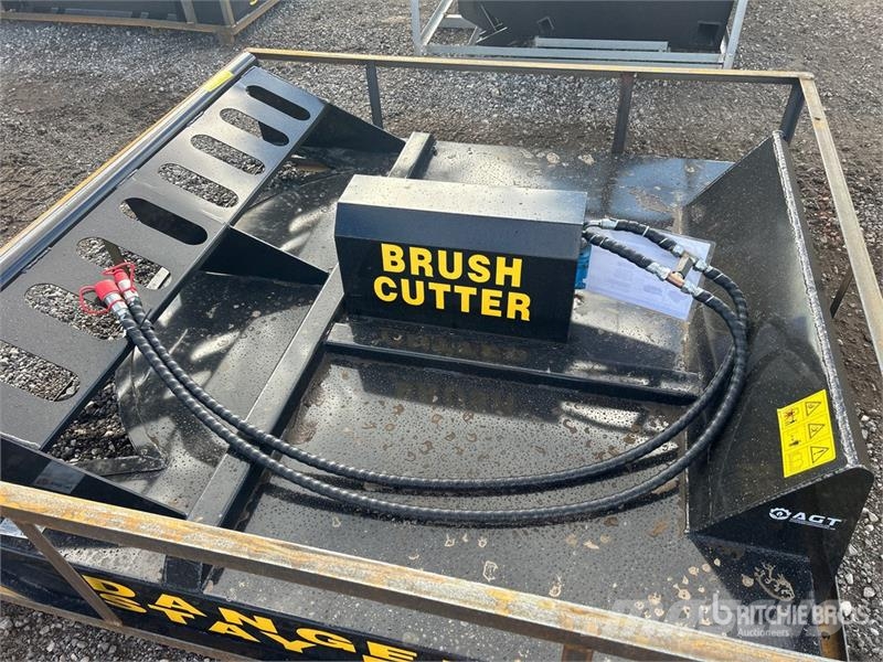 Mower King SSRC 72 in Skid Steer Brush Cutter (Unu 牽引式モア/芝刈り機