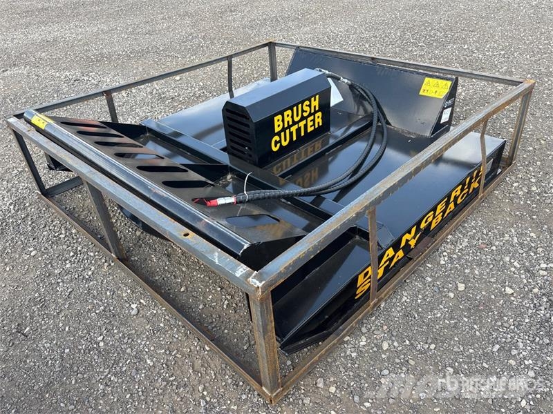Mower King SSRC 72 in Skid Steer Brush Cutter (Unu 牽引式モア/芝刈り機