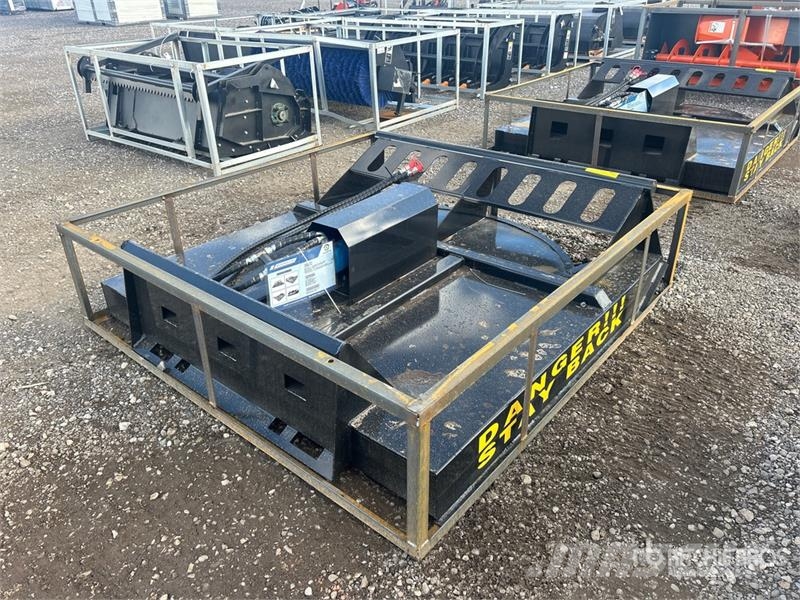  Mower King SSRC 72 in Skid Steer Brush Cutter (Unu 牽引式モア/芝刈り機