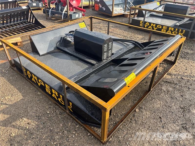 Mower King SSRC 72 in Skid Steer Brush Cutter (Unu Cortadores de relva montados e rebocados