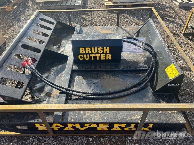  Mower King SSRC 72 in Skid Steer Brush Cutter (Unu 牽引式モア/芝刈り機