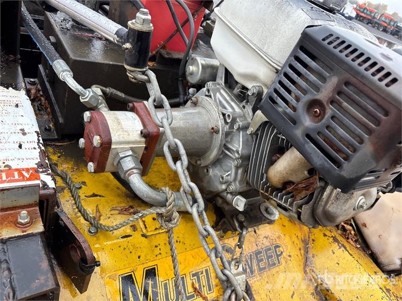 Multi Sweep 425 60 in Hydraulic Broom Attachment Щітки
