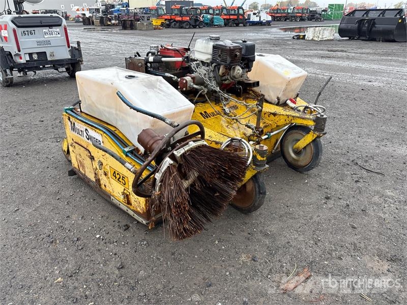 Multi Sweep 425 60 in Hydraulic Broom Attachment Щітки