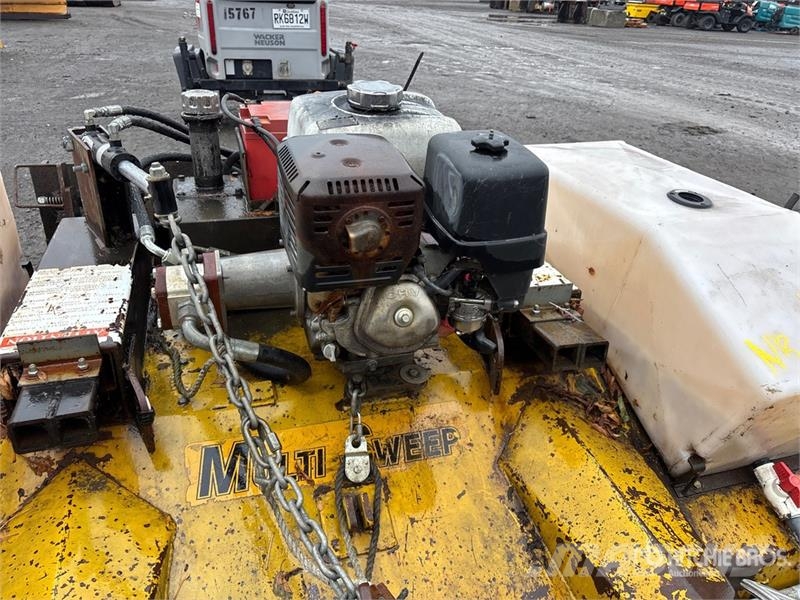 Multi Sweep 425 60 in Hydraulic Broom Attachment Щітки