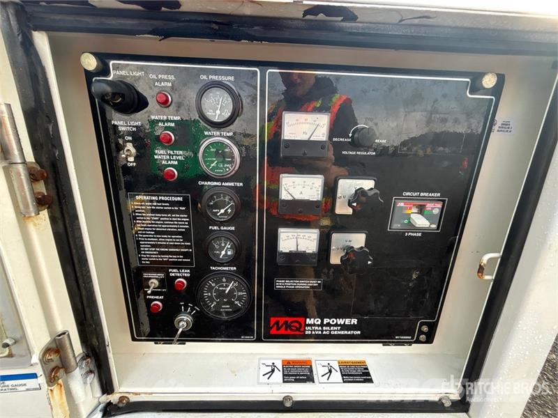 MultiQuip DCA25US14CAN 37 kW Skid-Mounted Generator Set Dízel áramfejlesztők