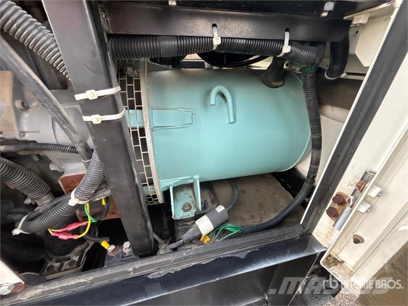 MultiQuip DCA25US14CAN 37 kW Skid-Mounted Generator Set Dízel áramfejlesztők