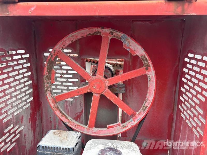 MultiQuip MC-64P خلاطات خرسانة/ملاط