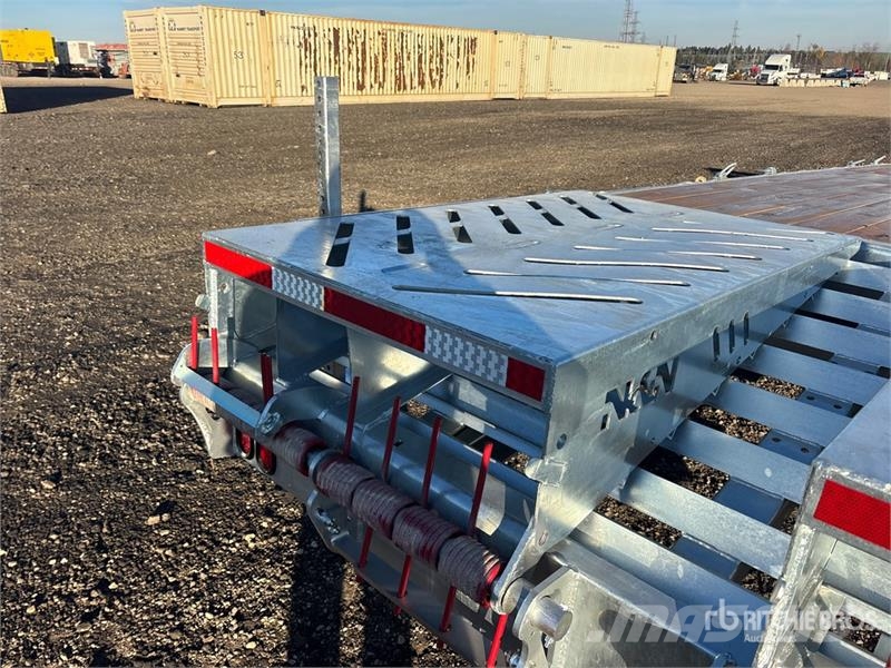 N & Trailers 25 ft T/A Equipment Trailer (Unused) Járműszállító pótkocsik