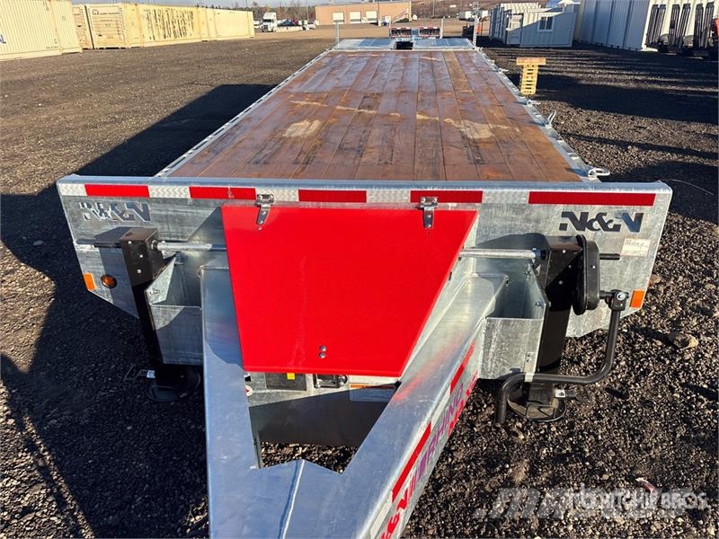 N & Trailers 30 ft T/A Equipment Trailer (Unused) Járműszállító pótkocsik
