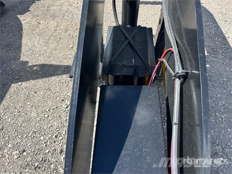 Neks Electric Fifth Wheel Wrecker Attachment (Unus Ostale kargo komponente