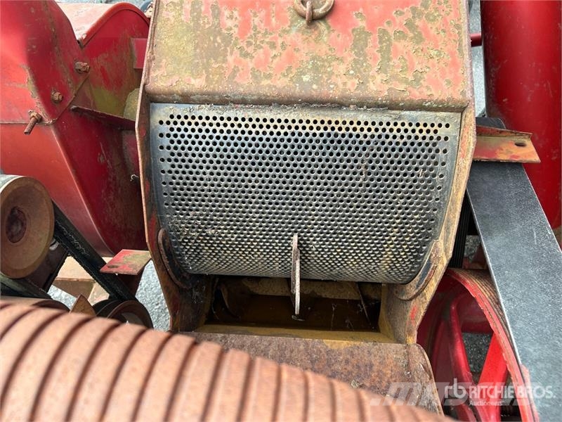 New Holland 352 S/A Feed Grinder Mixer Diger hayvancilik makina ve aksesuarlari