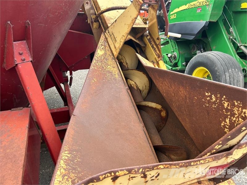 New Holland 352 S/A Feed Grinder Mixer Diger hayvancilik makina ve aksesuarlari