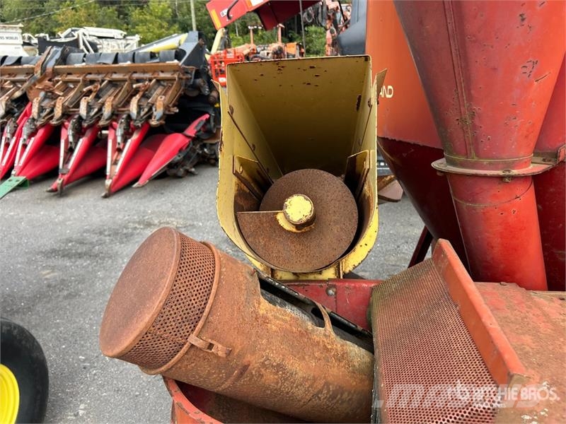 New Holland 352 S/A Feed Grinder Mixer Diger hayvancilik makina ve aksesuarlari
