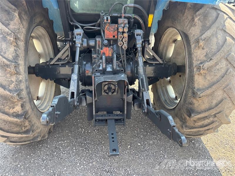 New Holland 8160 Tractoren