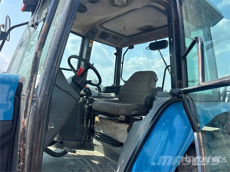 New Holland 8160 Tractoren