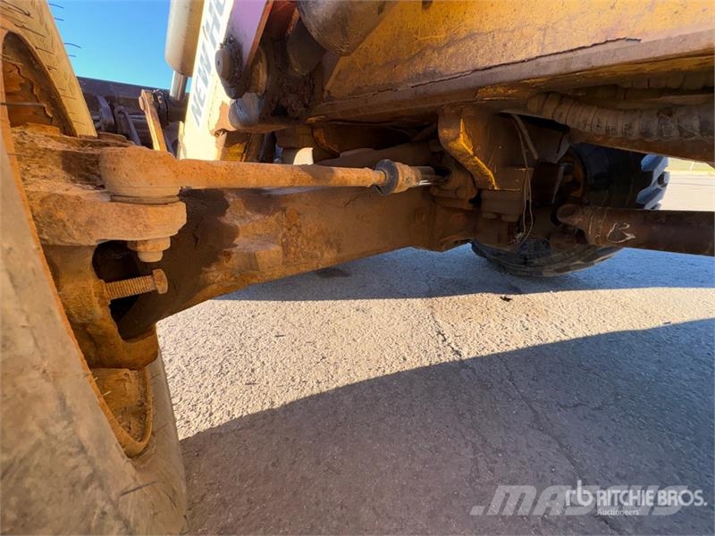New Holland B110 4x4 Backhoe Loader Baggerlader