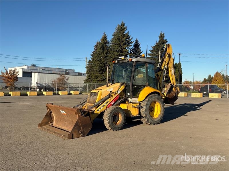New Holland B110 4x4 Backhoe Loader Baggerlader