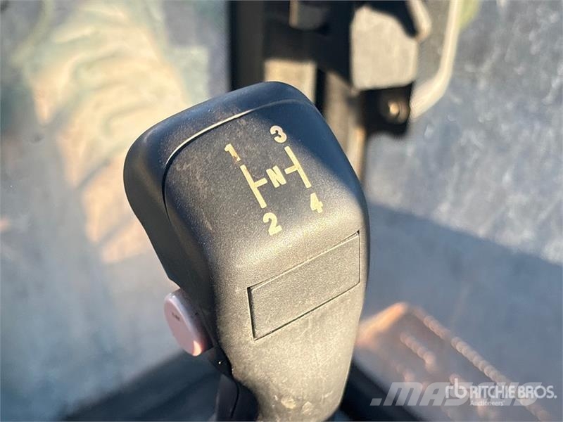 New Holland B110 4x4 Backhoe Loader Baggerlader
