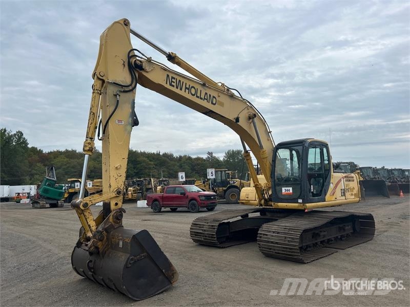 New Holland EH215LC Tracked Excavator Raupenbagger