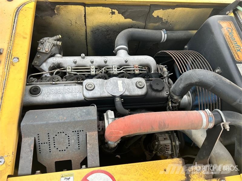 New Holland EH215LC Tracked Excavator Raupenbagger