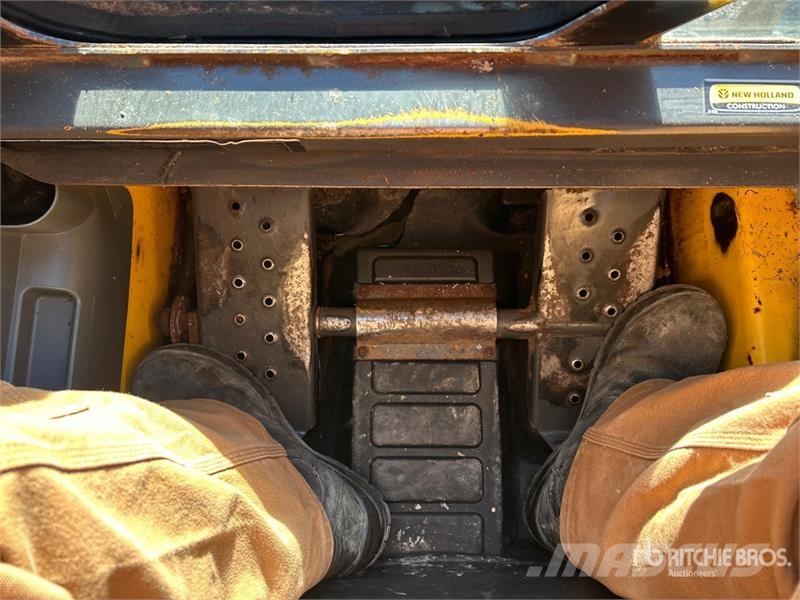 New Holland L218 Skid steer mini utovarivači