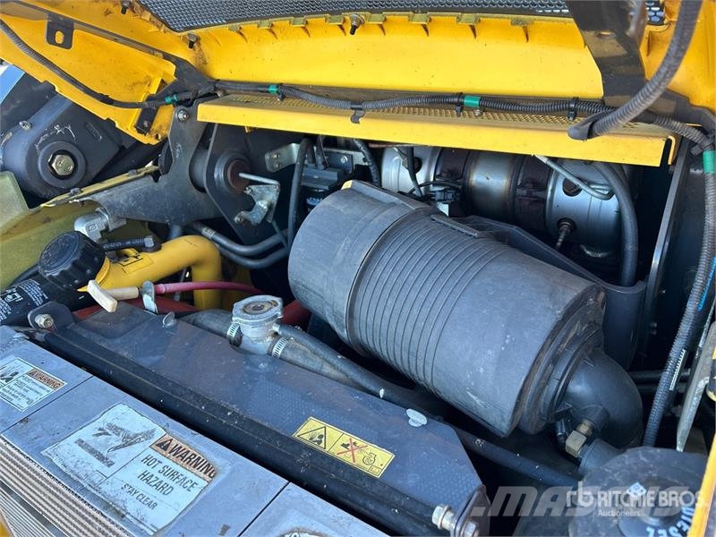New Holland L218 Skid steer mini utovarivači