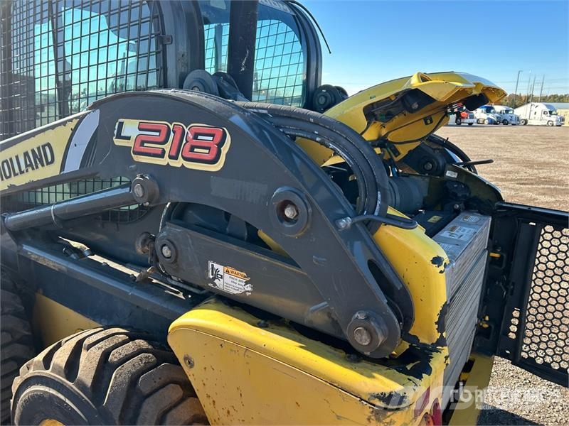 New Holland L218 Skid steer mini utovarivači