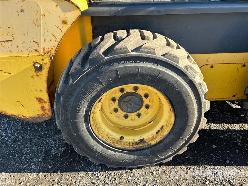 New Holland L218 Skid steer mini utovarivači
