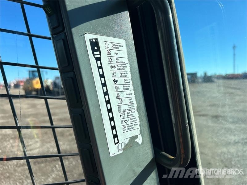 New Holland L218 Skid steer mini utovarivači