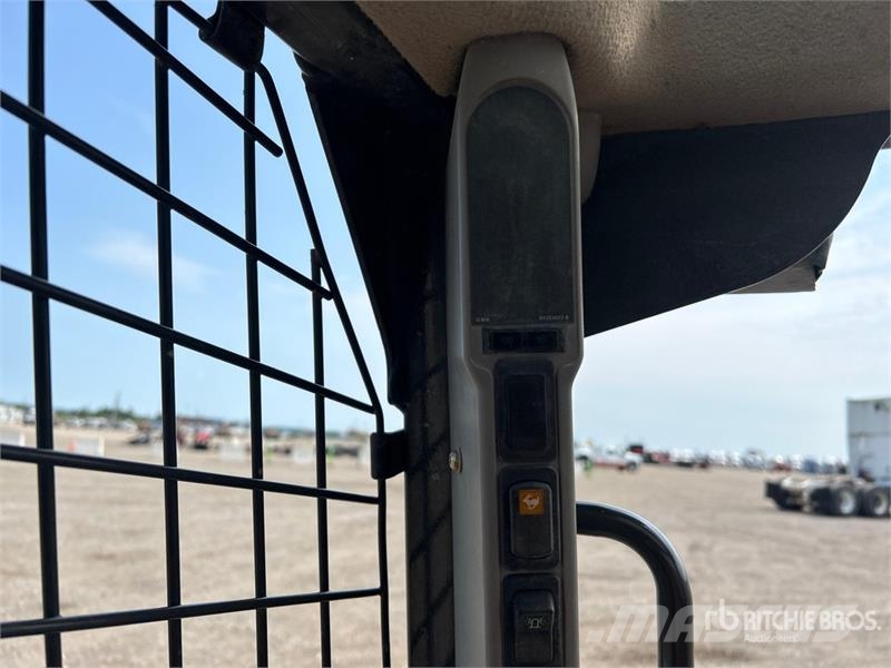 New Holland L220 Mini Pale Gommate