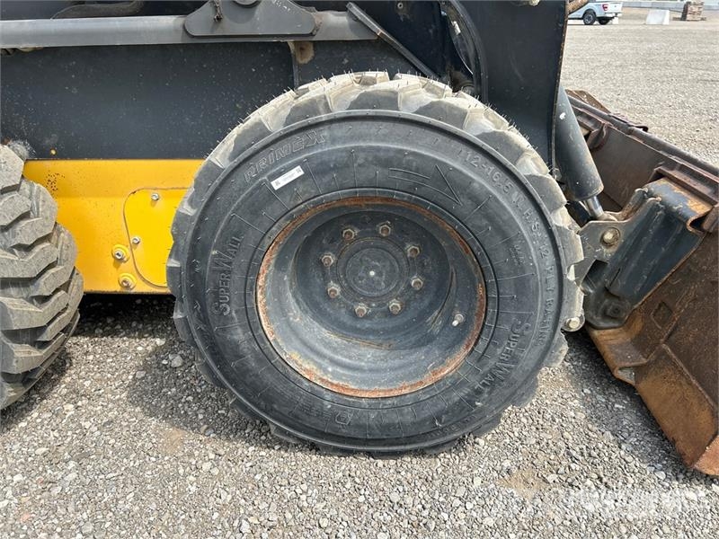 New Holland L220 Mini Pale Gommate