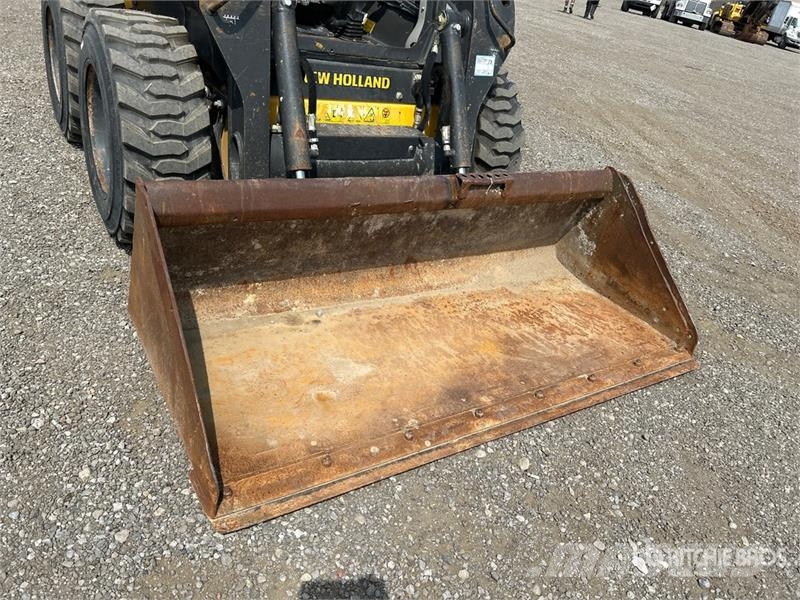 New Holland L220 Mini Pale Gommate