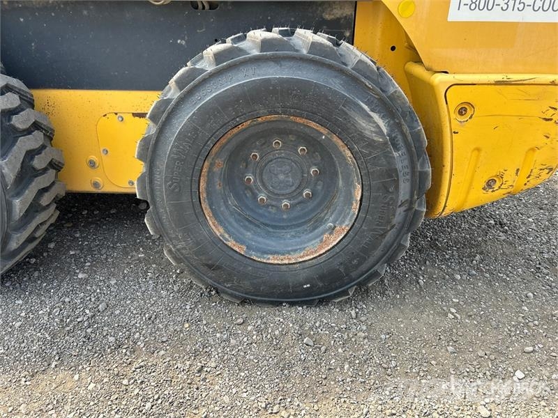 New Holland L220 Mini Pale Gommate