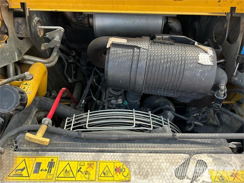 New Holland L220 Mini Pale Gommate